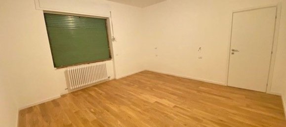 Квартира с 2 комнатами в Чернуско суль Навильо, Италия № 44263 31