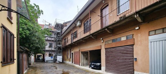 Квартира с 2 комнатами в Чернуско суль Навильо, Италия № 44263 43