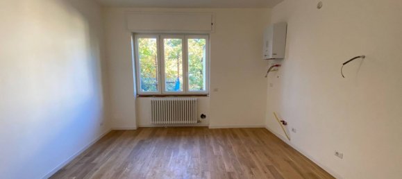 Квартира с 2 комнатами в Чернуско суль Навильо, Италия № 44263 3