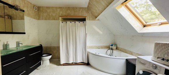 4 bedrooms House in Saint-Maximin, France No. 159177 24