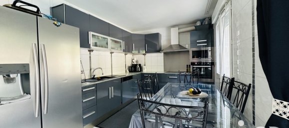 4 bedrooms House in Saint-Maximin, France No. 159177 9