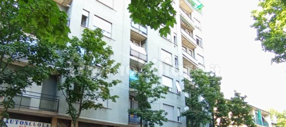 2 Schlafzimmer Wohnung in Cinisello Balsamo, Italy, Nr. 267351 3