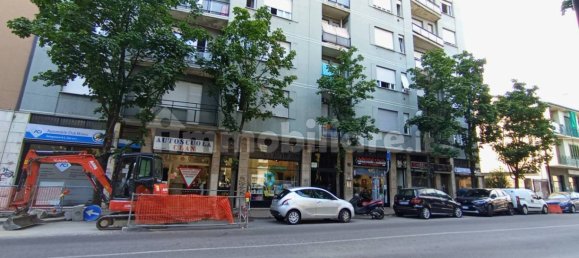 2 Schlafzimmer Wohnung in Cinisello Balsamo, Italy, Nr. 267351 4