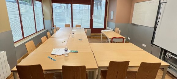 133m² Commercial property in Beaugency, France No. 91611 3