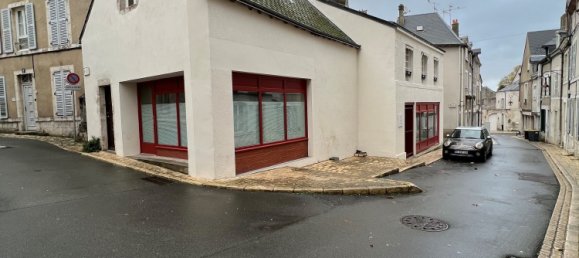 133m² Commercial property in Beaugency, France No. 91611 6