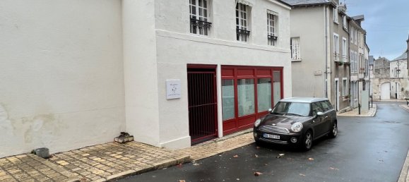 133m² Commercial property in Beaugency, France No. 91611 2