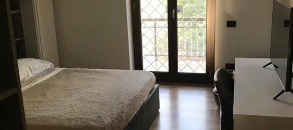 4 rooms Apartment in Rome, Italy No. 37647 11