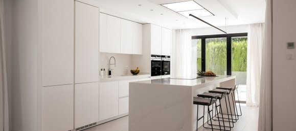 5 bedrooms Villa in Marbella, Spain No. 257509 4