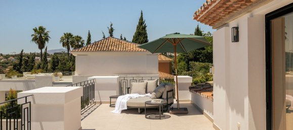 5 bedrooms Villa in Marbella, Spain No. 257509 9