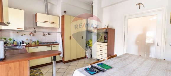 5 rooms Apartment in Jesi, Italy No. 2461 6