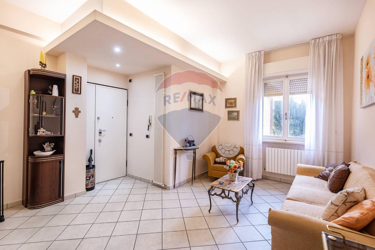 5 rooms Apartment in Jesi, Italy No. 2461