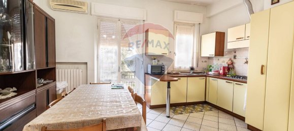 5 rooms Apartment in Jesi, Italy No. 2461 7