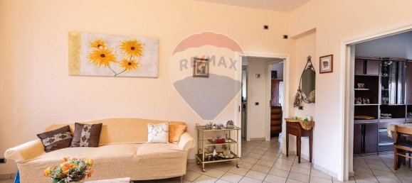 5 rooms Apartment in Jesi, Italy No. 2461 4