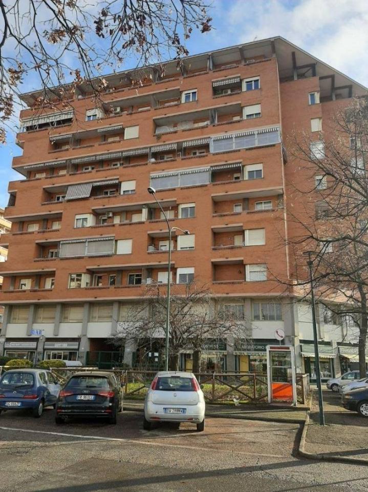 4 rooms Apartment in Turin, Italy No. 75467