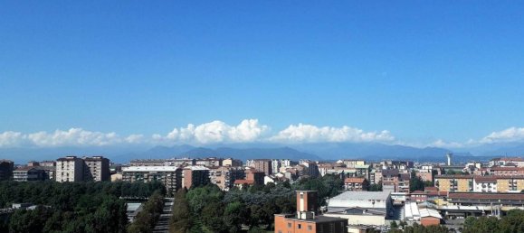 4 rooms Apartment in Turin, Italy No. 75467 2