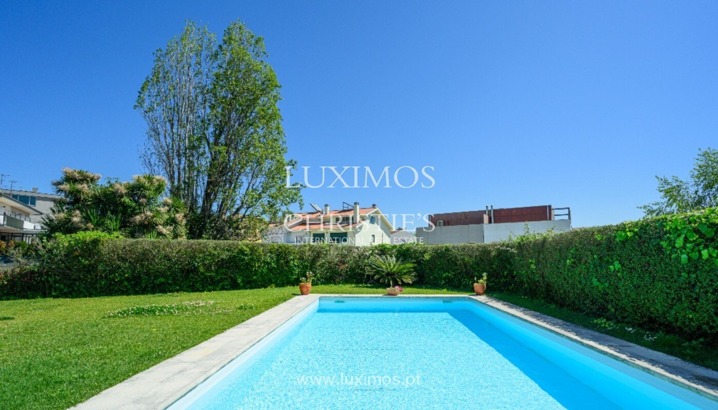 5 bedrooms Villa in Porto, Portugal No. 108494