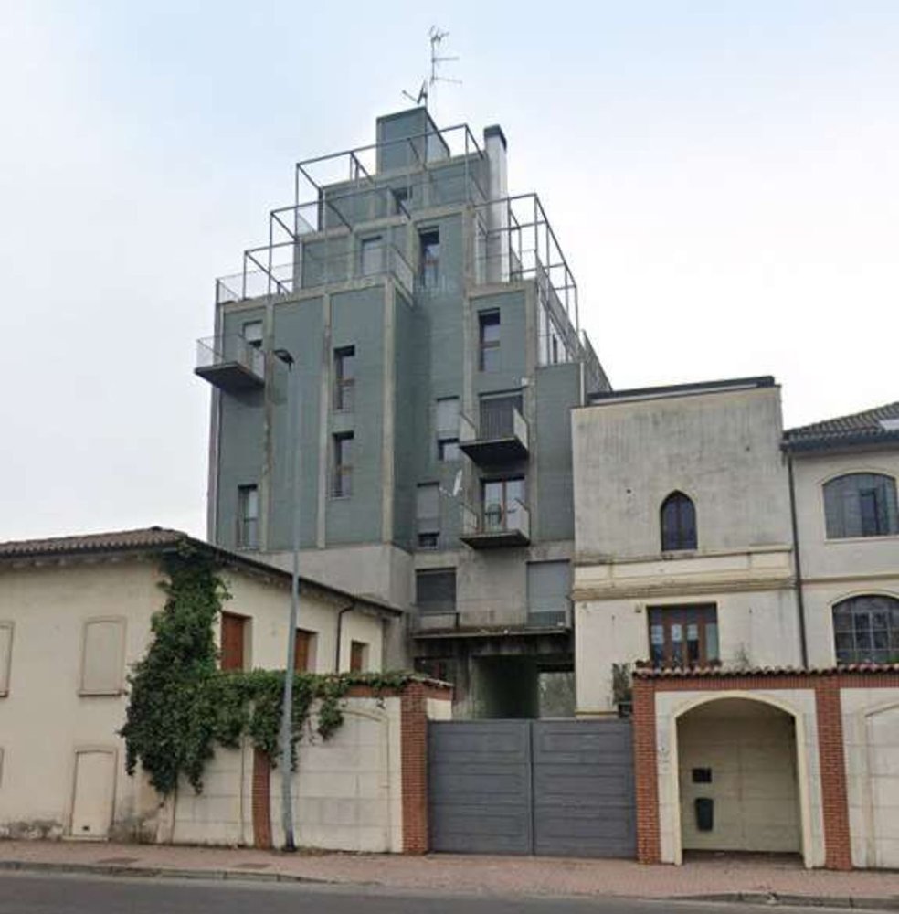 4غرفة شقة في Rozzano, Italy رقم 268706