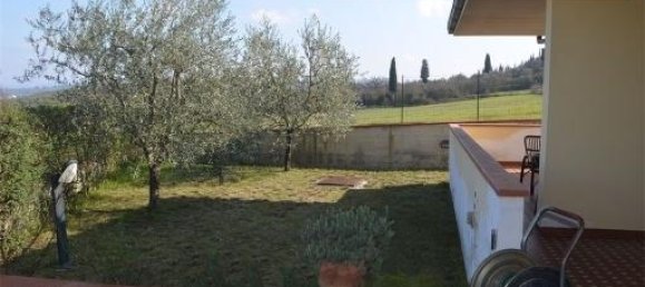 5 rooms Villa in Scandicci, Italy No. 31029 3