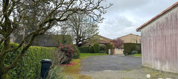 2 bedrooms House in Loge-Fougereuse, France No. 109802 9