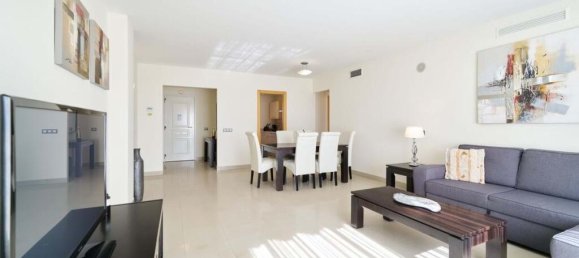2 bedrooms Penthouse in Estepona, Spain No. 109104 2