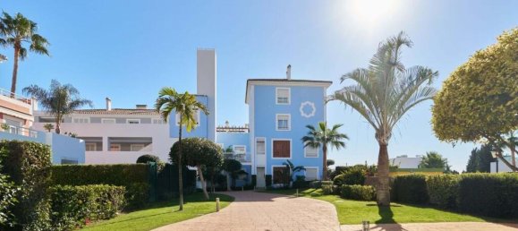 2 bedrooms Penthouse in Estepona, Spain No. 109104 11