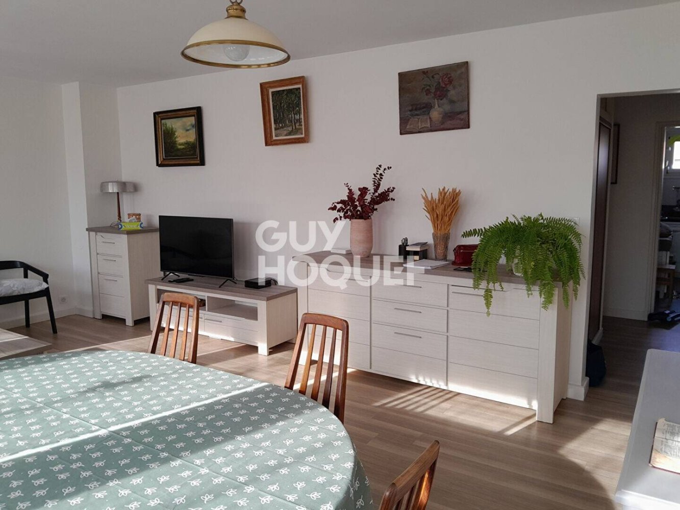 Apartamento de 3 dormitorios en Noisy-le-Sec, France No. 143410