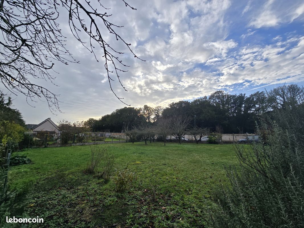 846m² Land in Amboise, France No. 154507