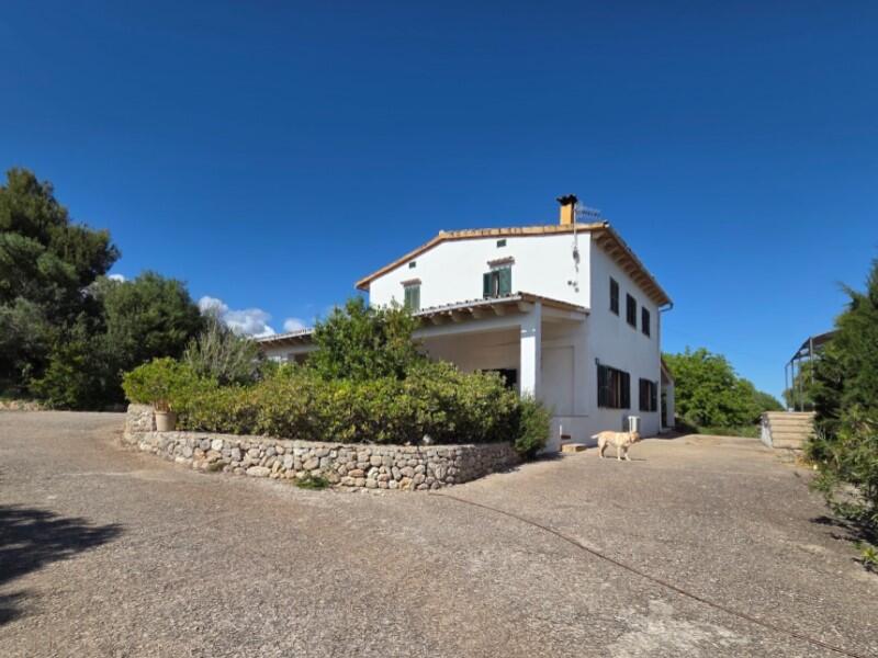 4 bedrooms House in Selva, Spain No. 202078