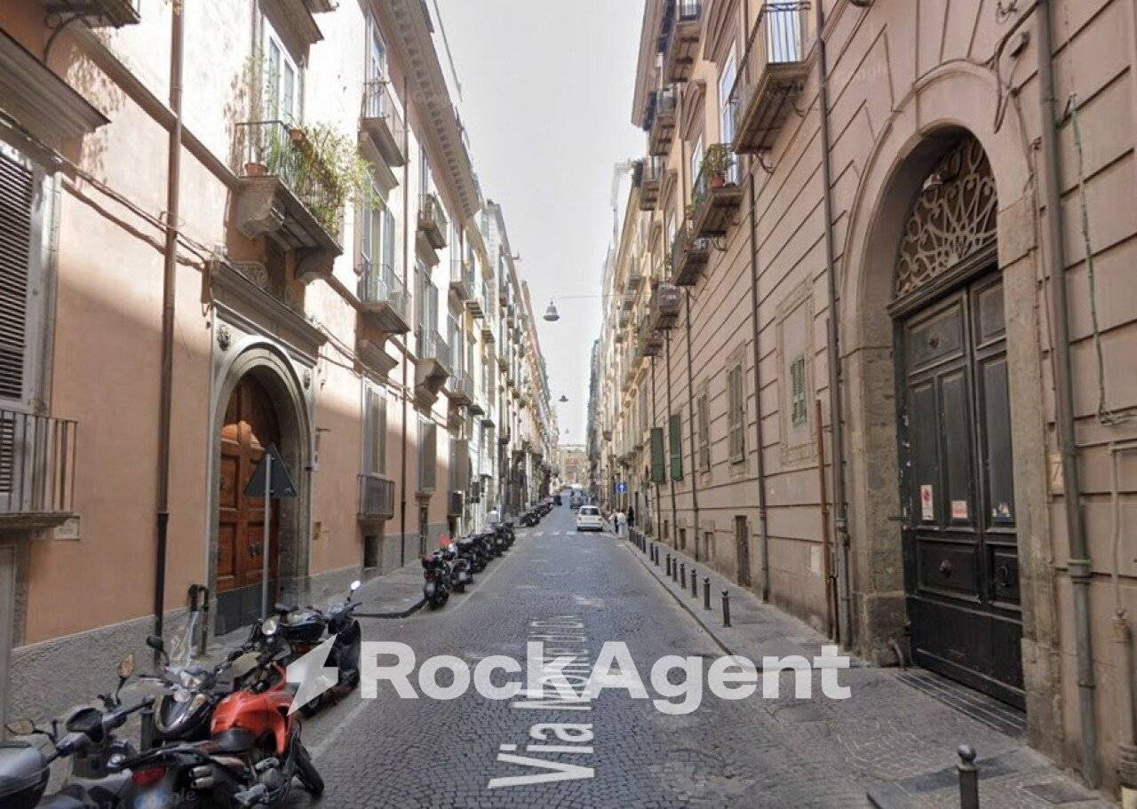 196m² Warehouse in Naples, Italy No. 391954