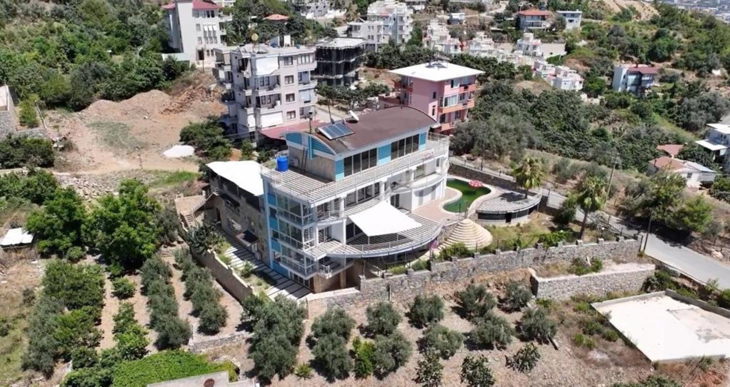 Villa 9+3 in Alanya, Turkey No. 23772