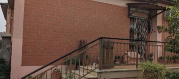 Дом с 7 комнатами в Неттуно, Италия № 184424 7