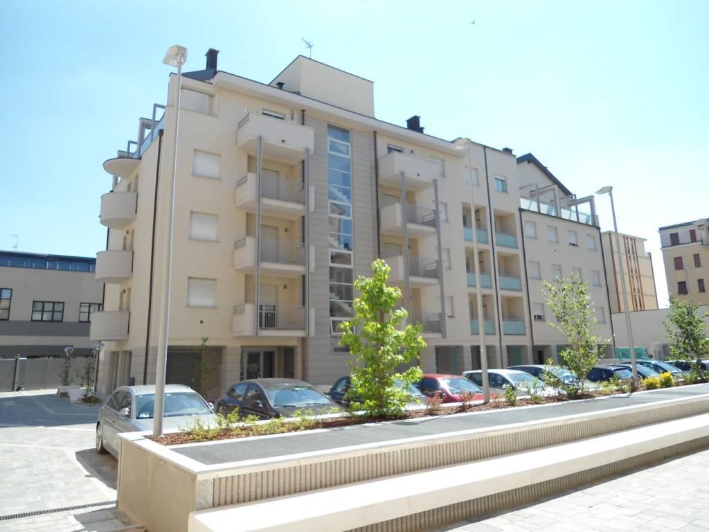 Пентхаус с 3 комнатами в Виджевано, Италия № 86211