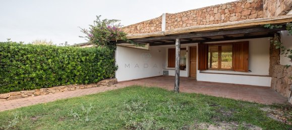 Квартира с 2 комнатами в Ольбия, Италия № 124997 5