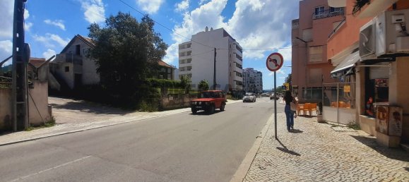 101m² Commercial property in Caldas da Rainha, Portugal No. 192665 32