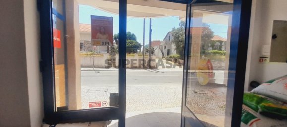 101m² Commercial property in Caldas da Rainha, Portugal No. 192665 5