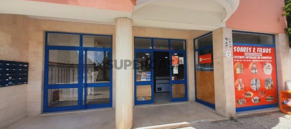 101m² Commercial property in Caldas da Rainha, Portugal No. 192665 4