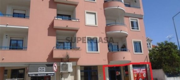 101m² Commercial property in Caldas da Rainha, Portugal No. 192665 3