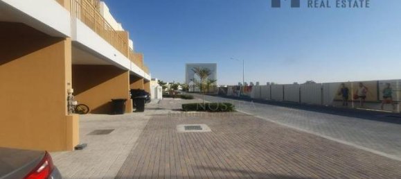 3 bedrooms Villa in Dubai, UAE No. 15721 13