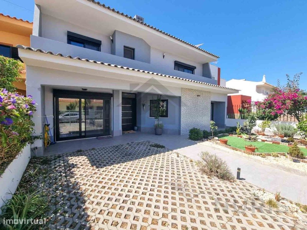 Дом с 5 спальнями в Лагоа, Португалия № 306478