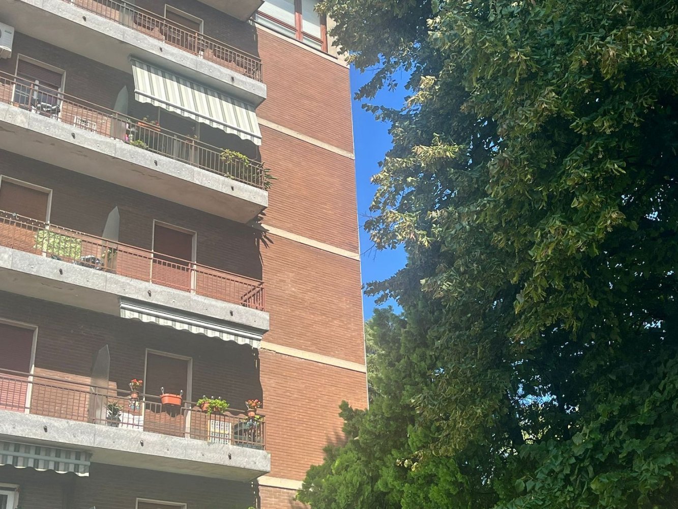 3 Schlafzimmer Wohnung in Carate Brianza, Italy, Nr. 361142