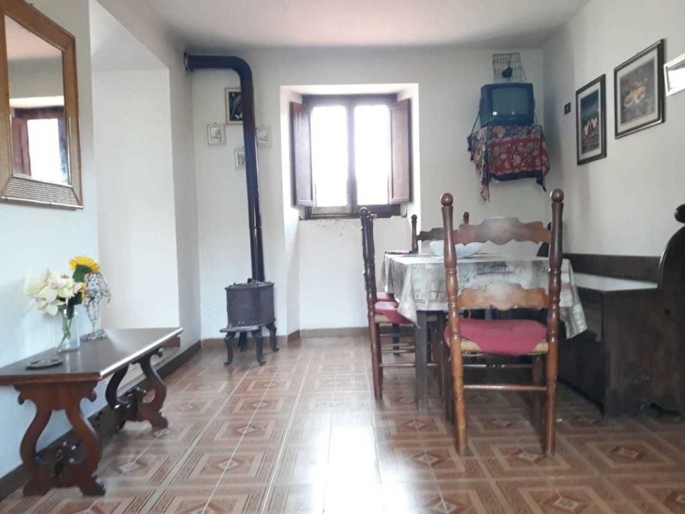4-Zimmer Wohnung in Zeri, Italy, Nr. 173774