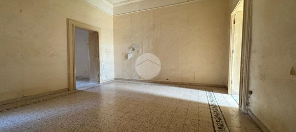 5 rooms Apartment in Naples, Italy No. 233168 4