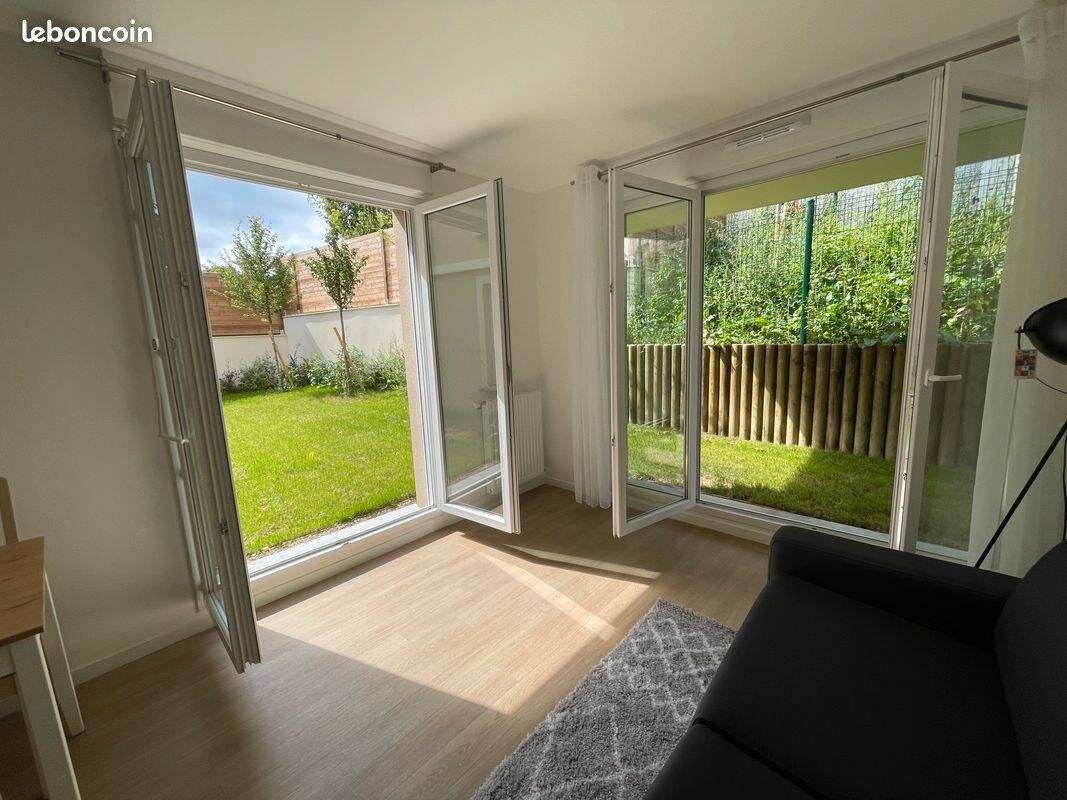 1 Schlafzimmer Wohnung in Pierrefitte-sur-Seine, France, Nr. 327033