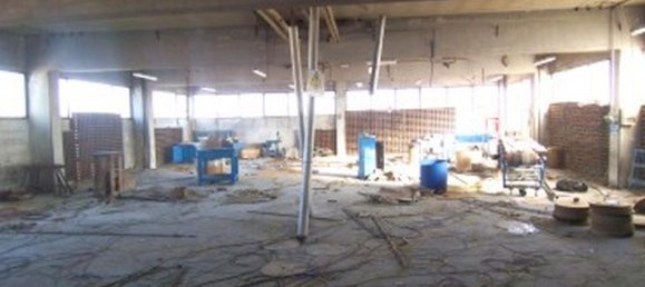 Edificio de 4 habitaciónes en Baranzate, Italy No. 232703 22