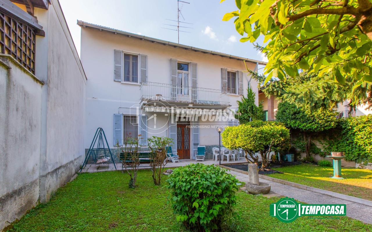 Вилла с 3 комнатами в Кастелланца, Италия № 234968