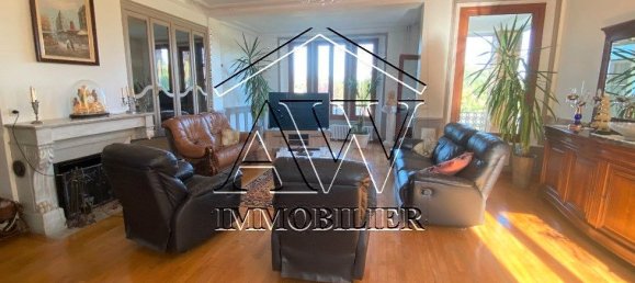 6 bedrooms House in Noailles, France No. 209533 2