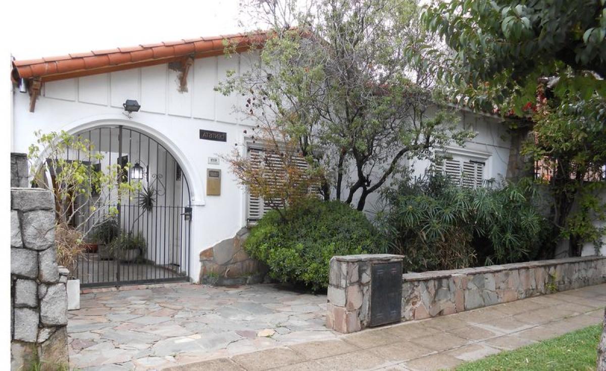 2 bedrooms House in Moron, Argentina No. 2334