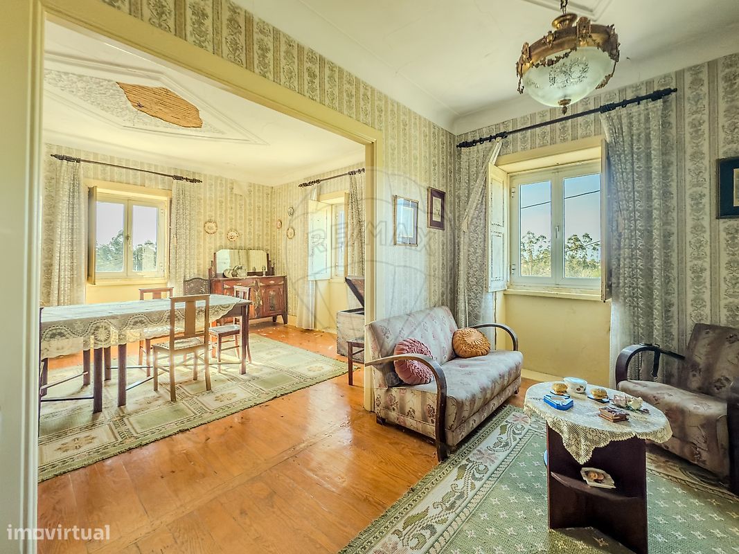 Casa de 4 dormitorios en Sao Felix da Marinha, Portugal No. 205422