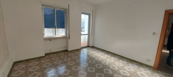4 rooms Apartment in Bari, Italy No. 113894 3