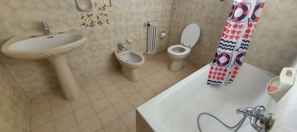 4 rooms Apartment in Bari, Italy No. 113894 10